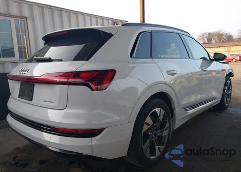 2021 Audi E-Tron Premium Quattro z USA, uszkodzony, nr VIN WA1AAAGE2MB007500